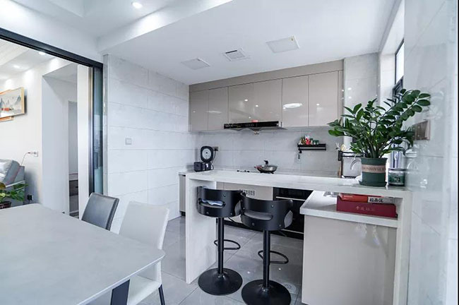 83㎡三居室，現(xiàn)代簡約與實用主義結(jié)合，舒適又寫意